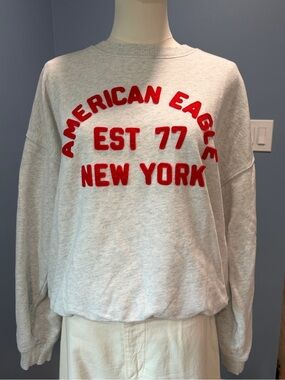American Eagle EST 77 New York Sweatshirt Medium Gray Graphic Pullover Crewneck